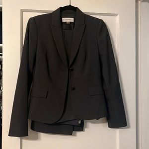 Like new’ Calvin Klein gray wide/ classic fit pant suit.